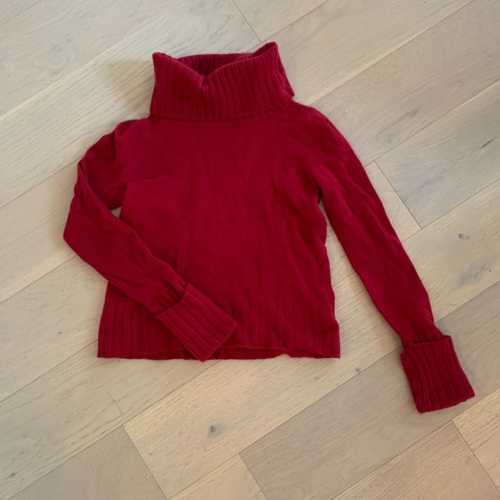 Club Monaco 100% Cashmere turtleneck sweater, size small